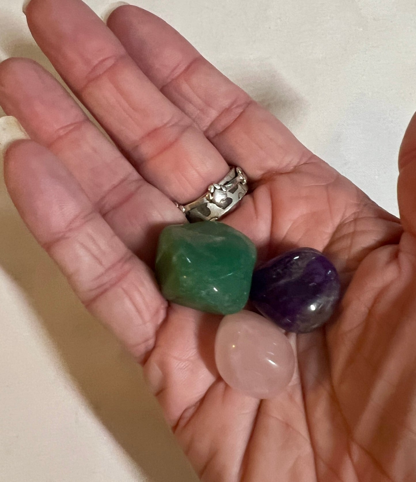 Crystal pouch for well being