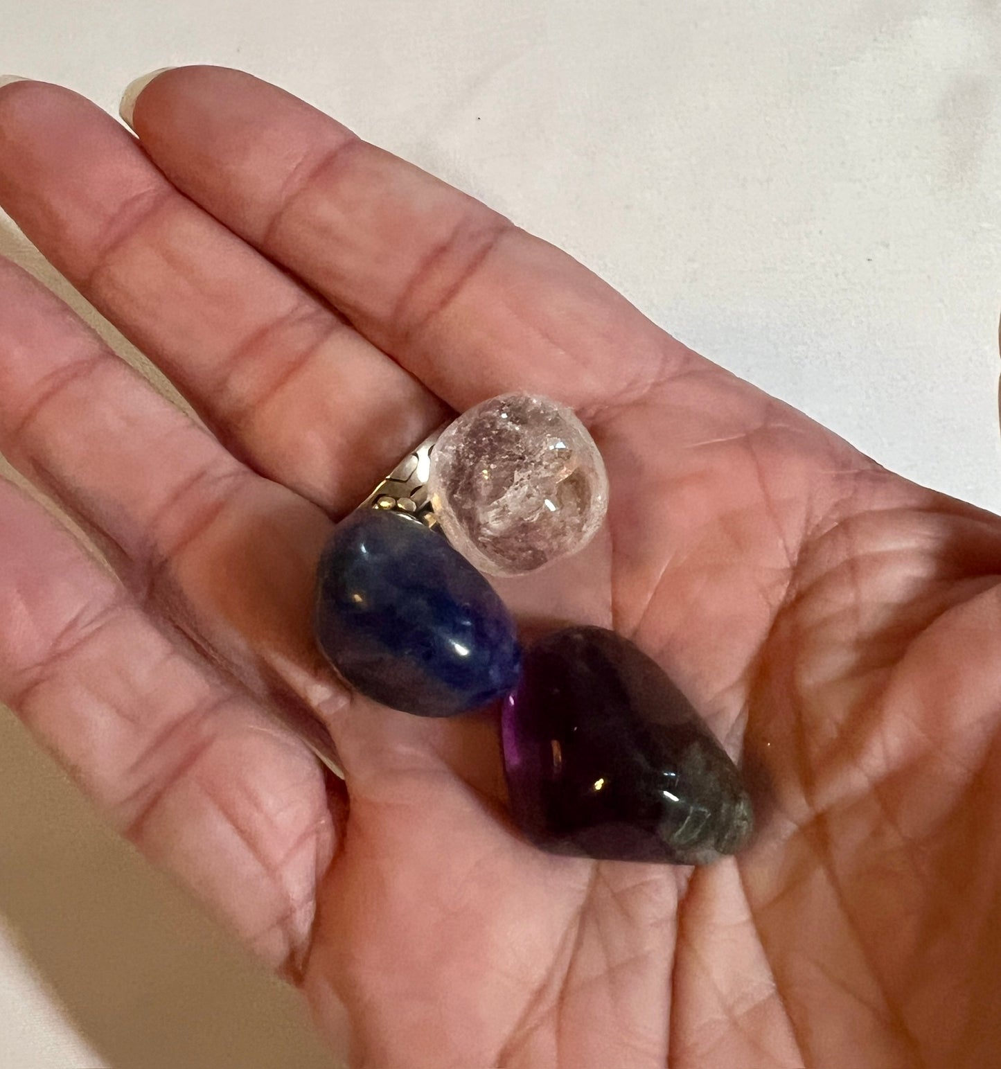 Crystal pouch for mental clarity