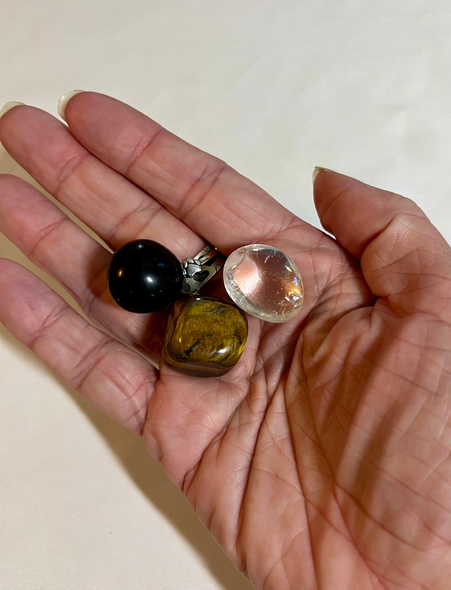 Crystal pouch for breaking habits