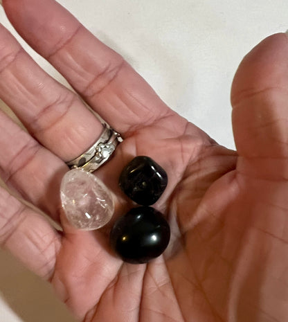 Crystal pouch for negativity