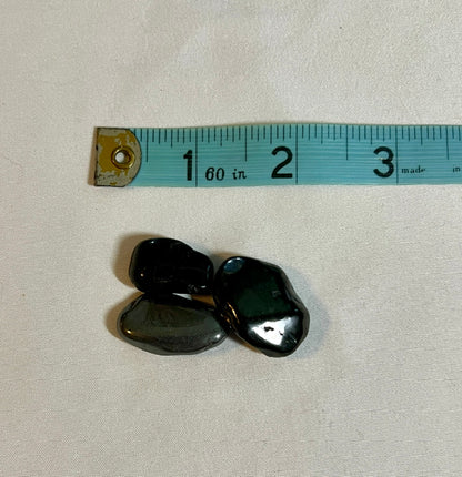Crystal pouch for electromagnetic protection